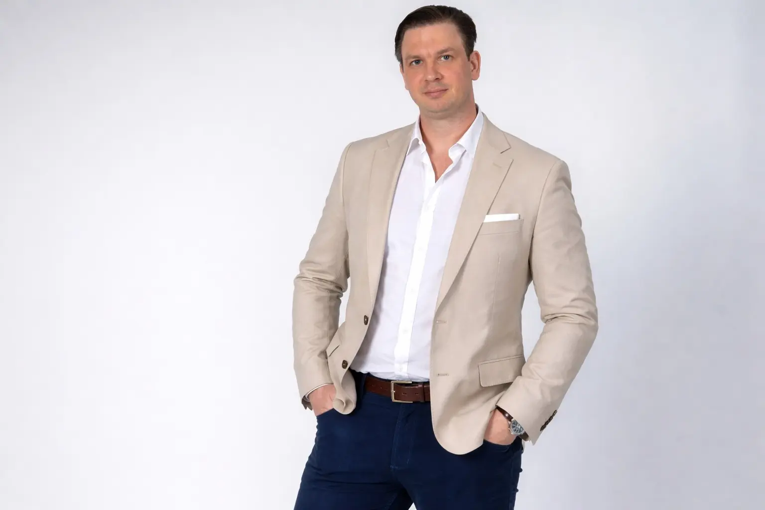 Dajka Gábor – világos portré